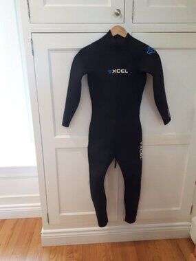 Atlantic ocean approved Xcel wet suit. Size 12 youth